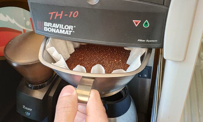 Распределение кофе в фильтре